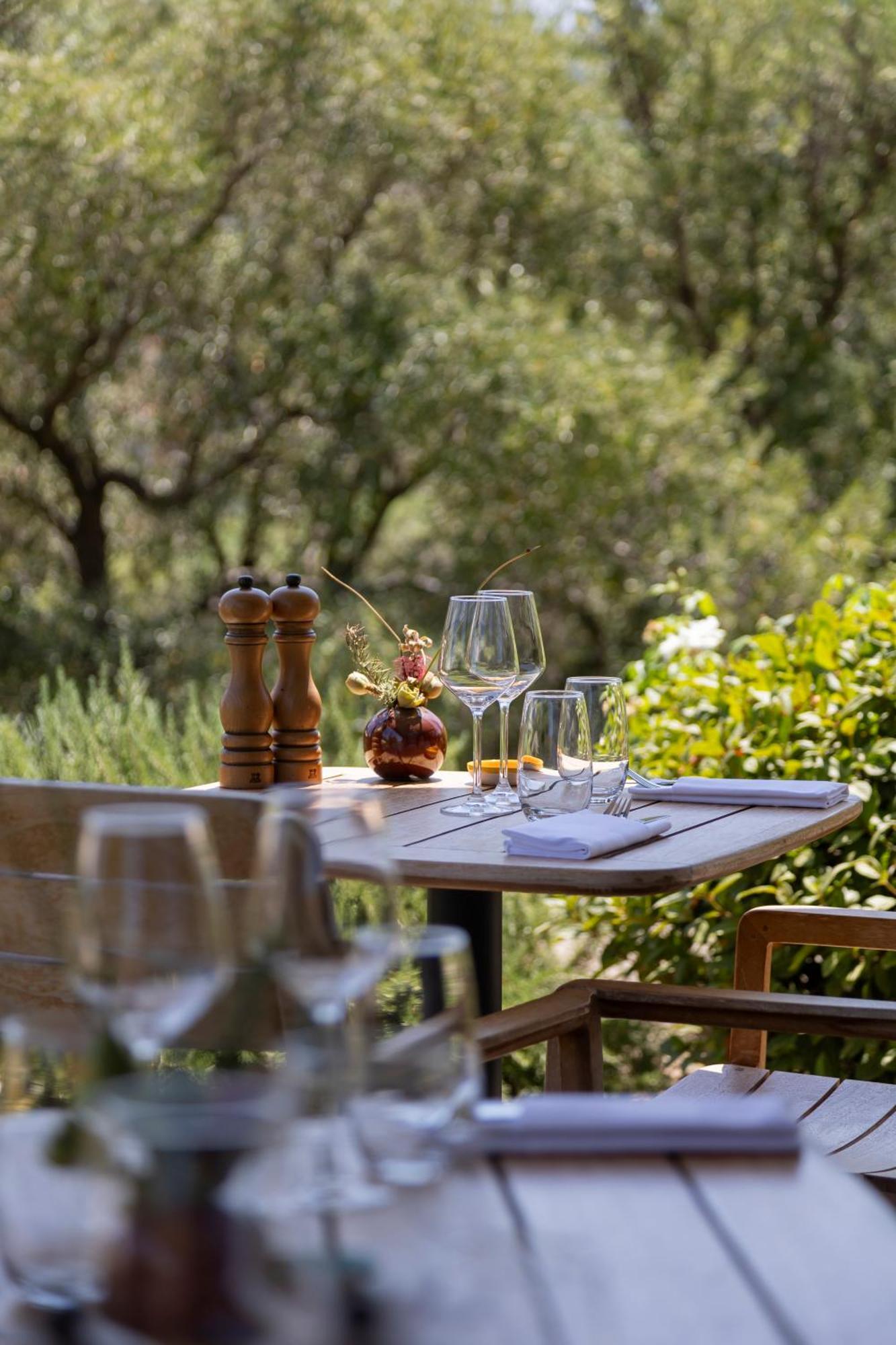 Hotel Restaurant Villa Josephine LʼÎle-Rousse Екстериор снимка