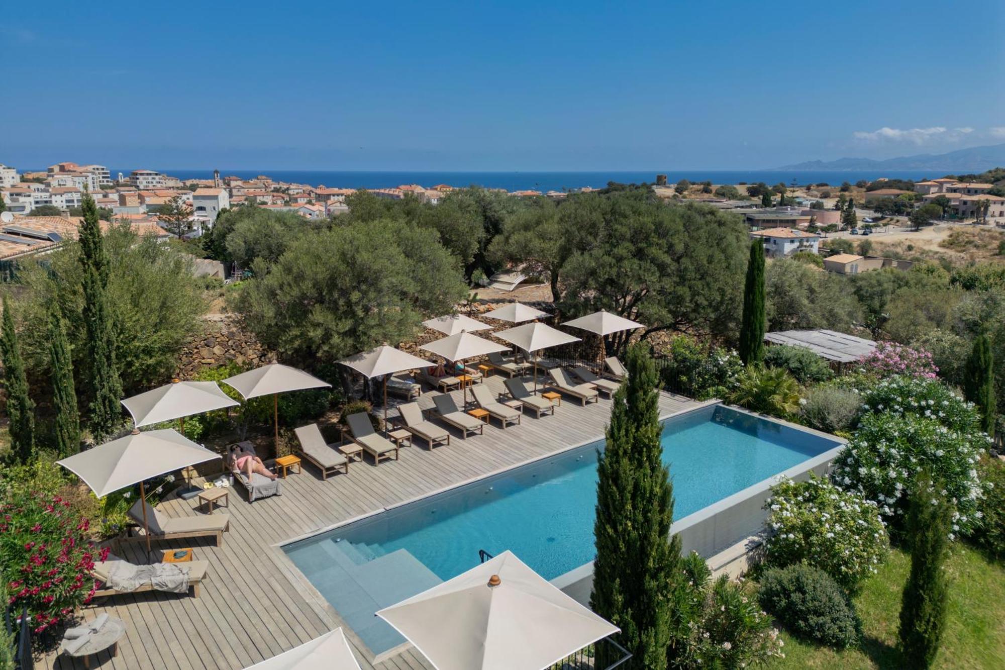 Hotel Restaurant Villa Josephine LʼÎle-Rousse Екстериор снимка