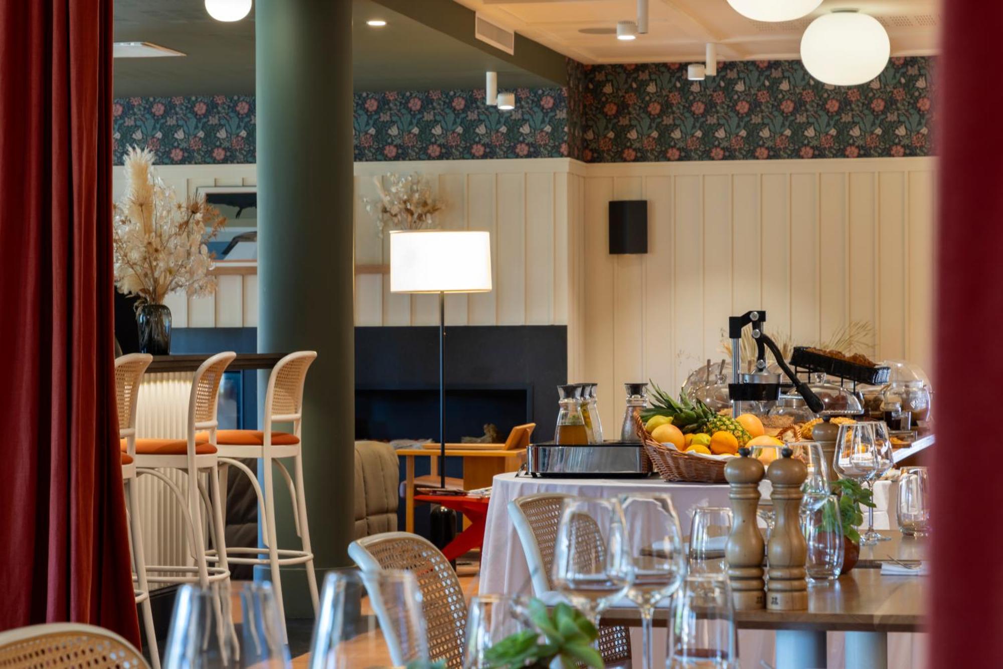 Hotel Restaurant Villa Josephine LʼÎle-Rousse Екстериор снимка