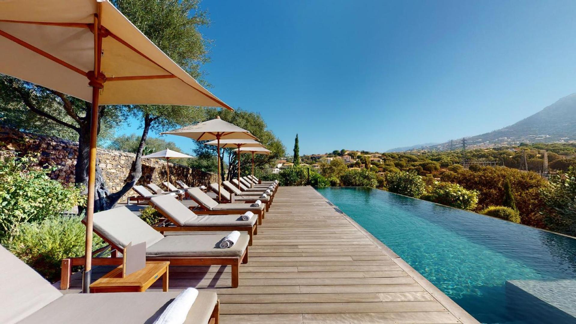 Hotel Restaurant Villa Josephine LʼÎle-Rousse Екстериор снимка